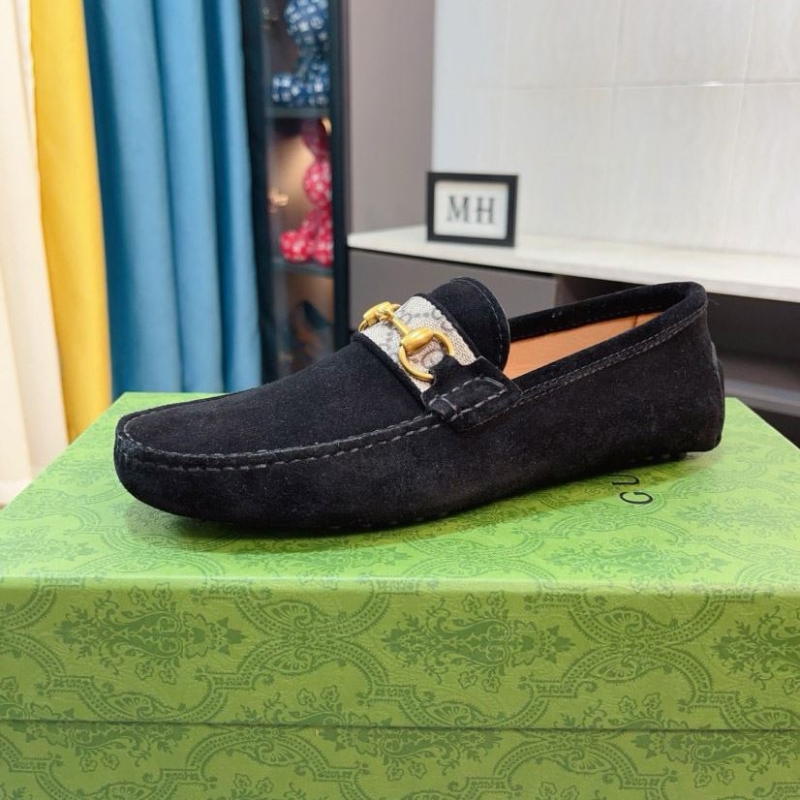 G*u*i leather shoes